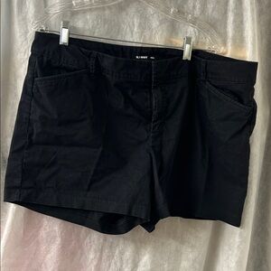 Old Navy Black Women's Casual Shorts size 16